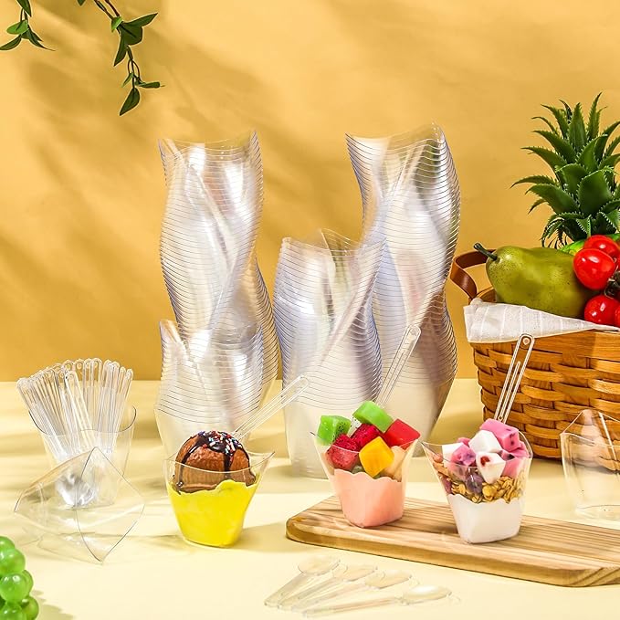 Honeydak 150 Pcs Plastic Dessert Cups without Lids 4.5 oz with Spoons Mini Clear Disposable Trifle Mousse Dessert Cups Triangular Parfait Appetizers Tumbler Pudding Fruit Serve for Party